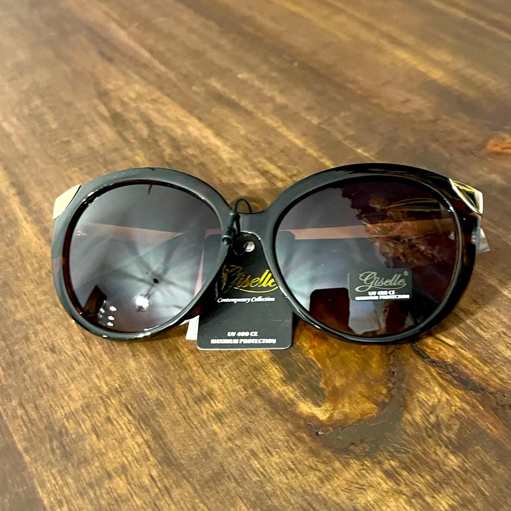 Giselle Cateye Sunglasses NWT